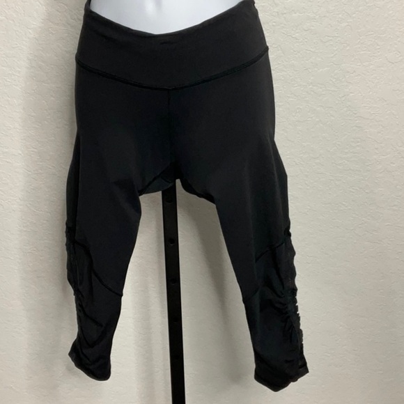 lululemon athletica Pants - 368- LuluLemon EUC Black Leggings size 4, Measuring Inseam 22”Rise 7”Waist 26”
